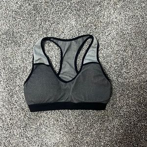 size small, fruit of the loom sports bra!